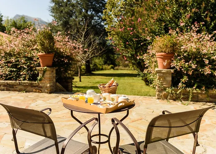 Bed and Breakfast Maison Dominxenea 3*
