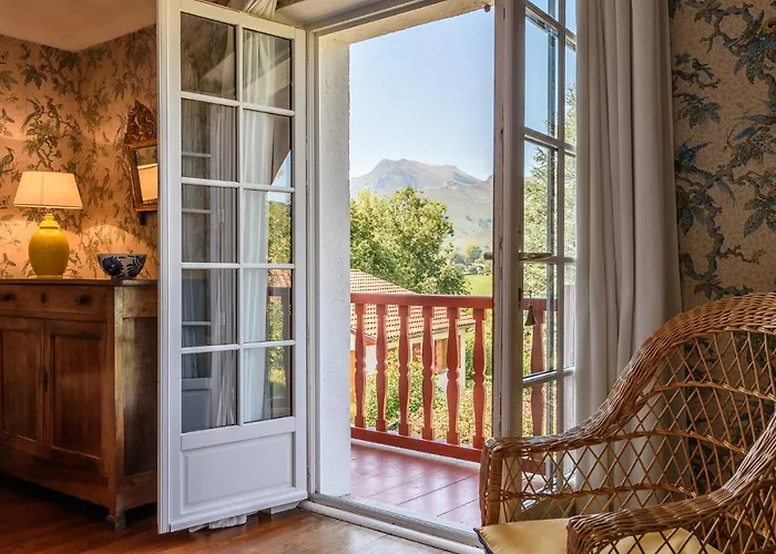 Maison Dominxenea Sare