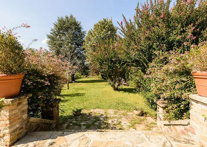 Maison Dominxenea Bed and Breakfast 3*