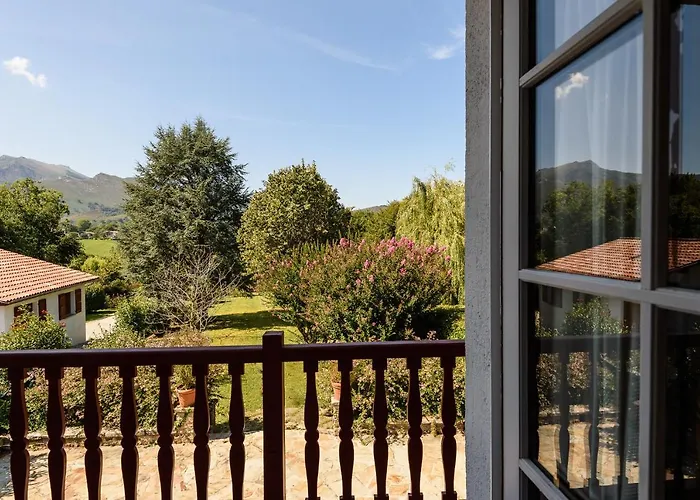 Maison Dominxenea Sare